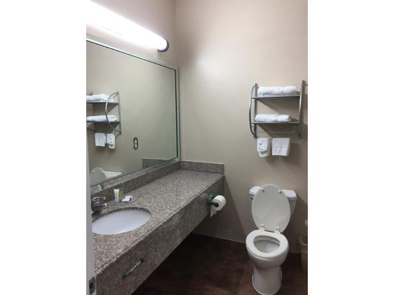קאטי Scottish Inn And Suites מראה חיצוני תמונה