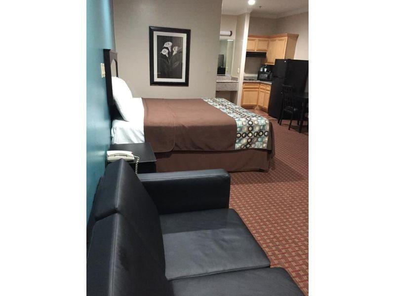 קאטי Scottish Inn And Suites מראה חיצוני תמונה